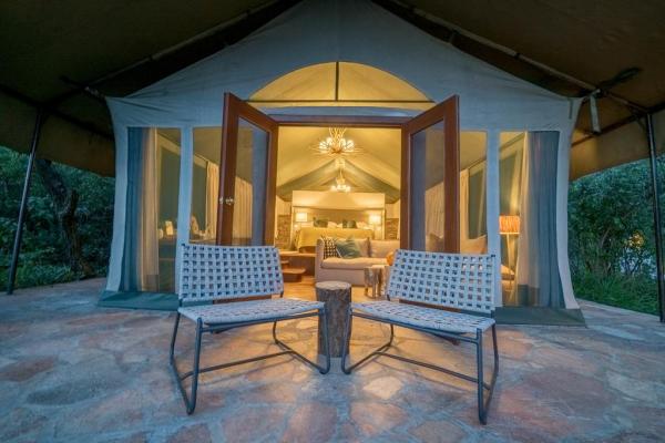 Luxury UNDER CANVAS