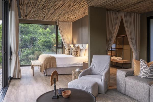 Bayethe Blended Canvas Suites