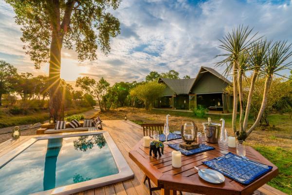 Forest Honeymoon Tent with a pool (Tent 7)