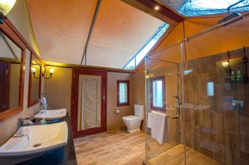 Luxury Guest Suites (6 Rooms)