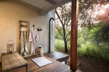 Morukuru Farm House Suites