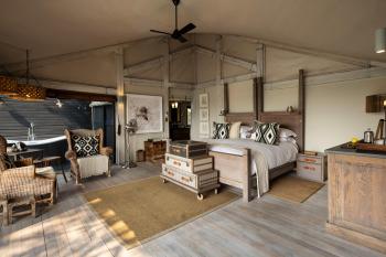 Luxurious Tents Abu Camp