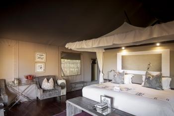 Luxury Tent at Chitabe Camp 