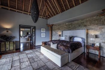 Sirai House Master Suite