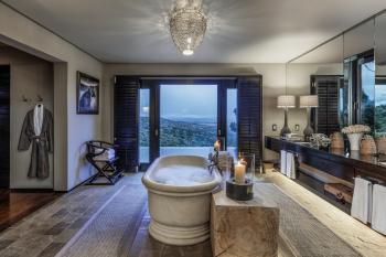 Sirai House Master Suite