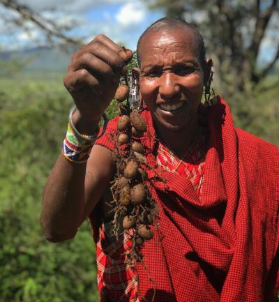 Life of a Hunter-Gatherer Tour