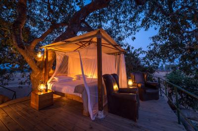 Wilderness Ruckomechi – Star Bed at Parachute Pan