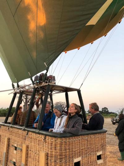 Hot air balllooning (Jun - Oct)