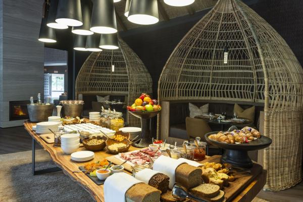 Shamwari Eagles Crag Lodge