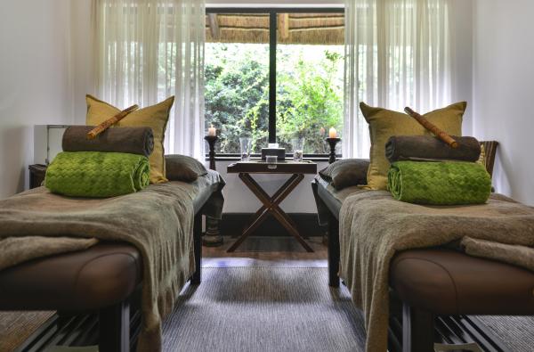 Shamwari Eagles Crag Lodge