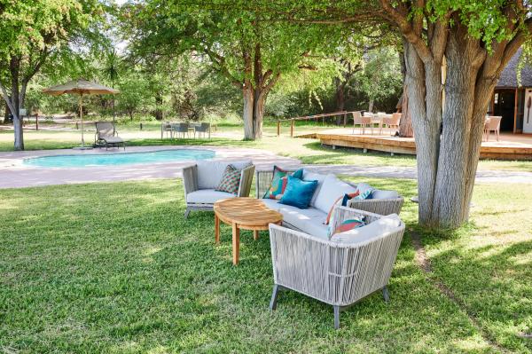 Leroo La Tau | Mkgadikgad | Botetsi River