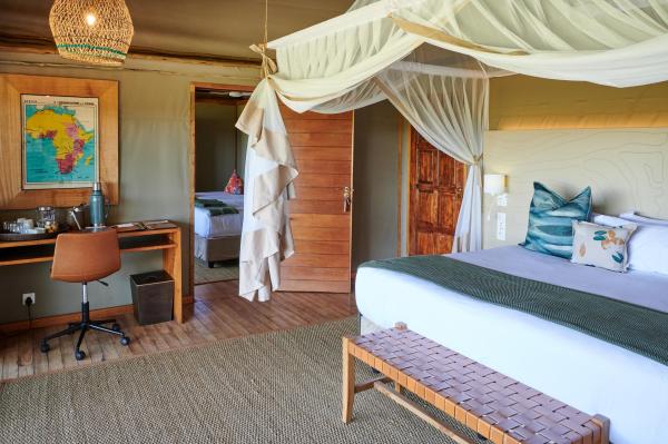 Leroo La Tau | Mkgadikgad | Botetsi River