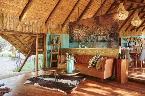 Leroo La Tau | Mkgadikgad | Botetsi River