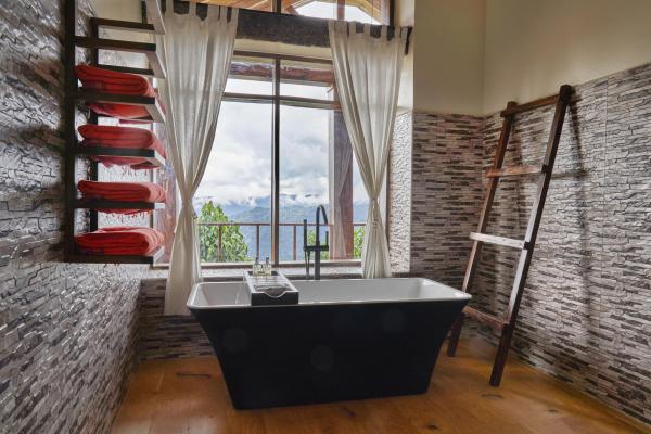 Nkuringo Bwindi Gorilla Lodge